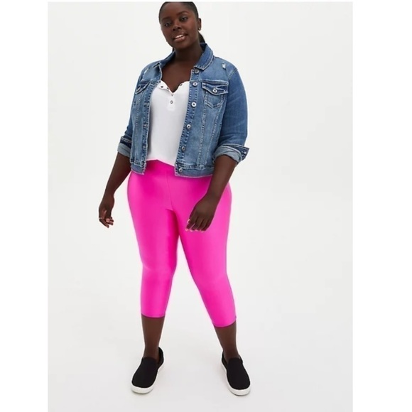⭐️PEDAL PUSHER PREMIUM LEGGING - LIQUID NEON PINK - Picture 4 of 5